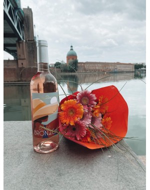 Bouteille de Rosé bronzé à Toulouse - Les Basiques par Vincent Gayrel